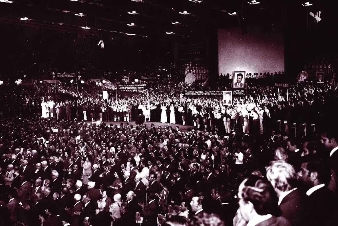 DOSAR HISTORIA: Ghiveciul propagandistic comunist, iluzia libertăţii şi „şopârlele“ studenţeşti