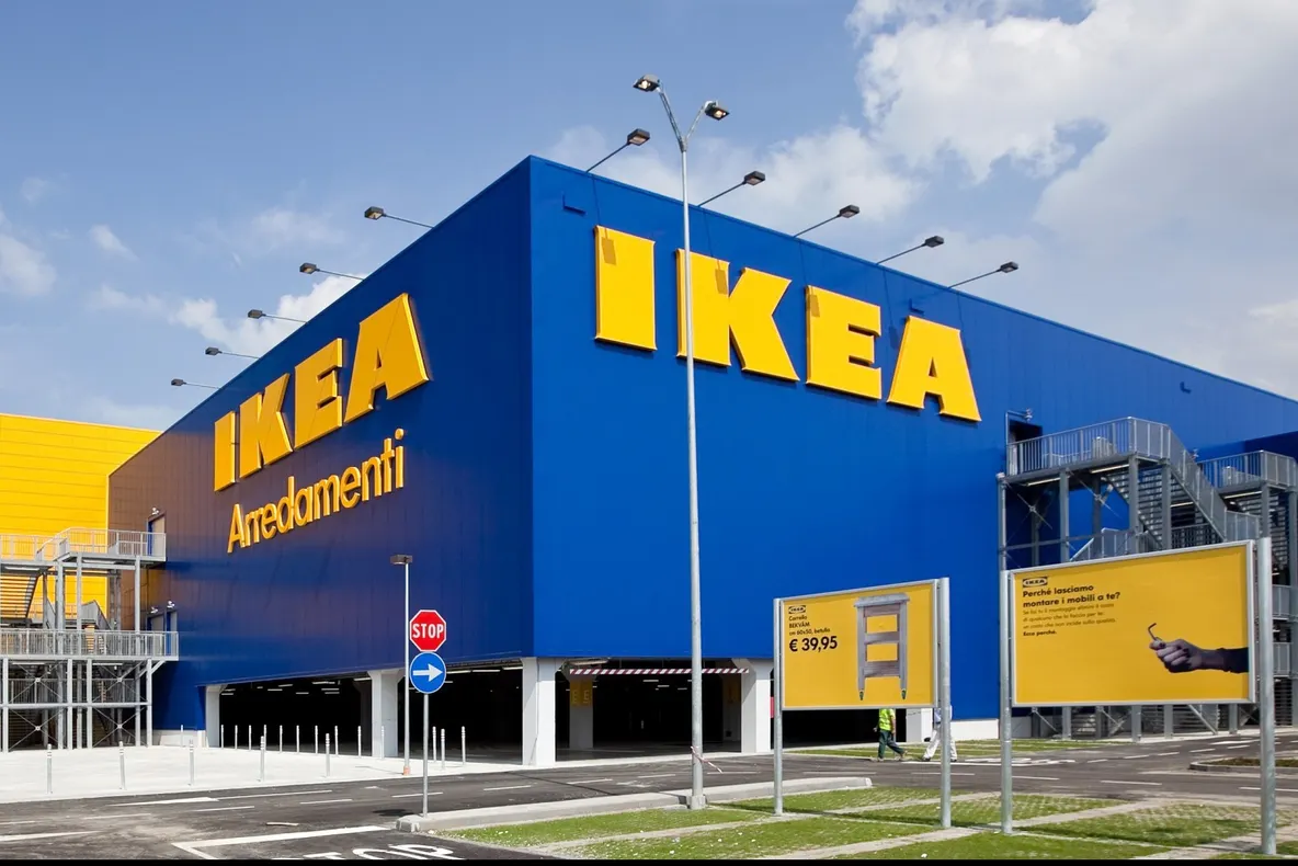 IKEA a lansat noul catalog. Cu ce REDUCERI de prețuri vin suedezii