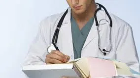 4 moduri în care medicul îţi poate face rău fără să vrea