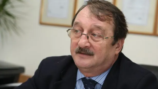 Avocatul lui Mircea Băsescu: Cravata cu care s-ar fi făcut înregistrările nu a putut fi expertizată