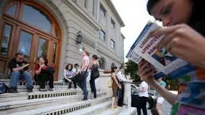 MITĂ la BAC. Inspectoarea şcolară REŢINUTĂ a primit O AVERE de la 5 elevi
