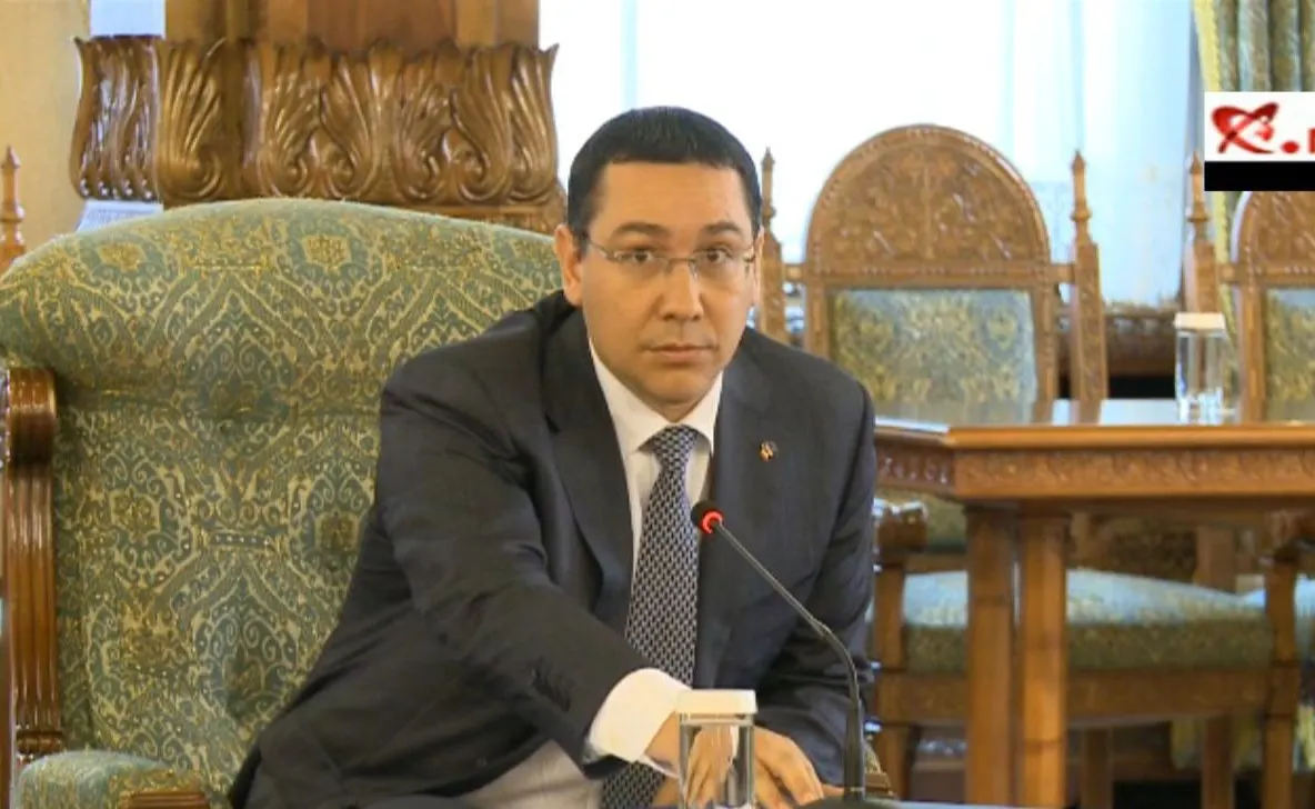 Cozmin Guşă: Ponta a reuşit să fie pisicuţ pentru că lui Băsescu îi place să mângâie pisicul