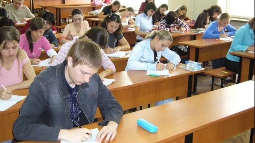 REZULTATE BACALAUREAT 2014. O elevă din Sfântu Gheorghe a obținut zece pe linie la BAC 2014