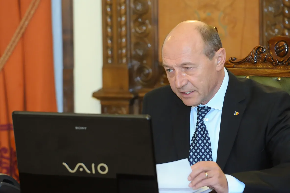 Băsescu: Clanurile de romi au protecție politică, de regulă e însoțită și de protecția instituțiilor