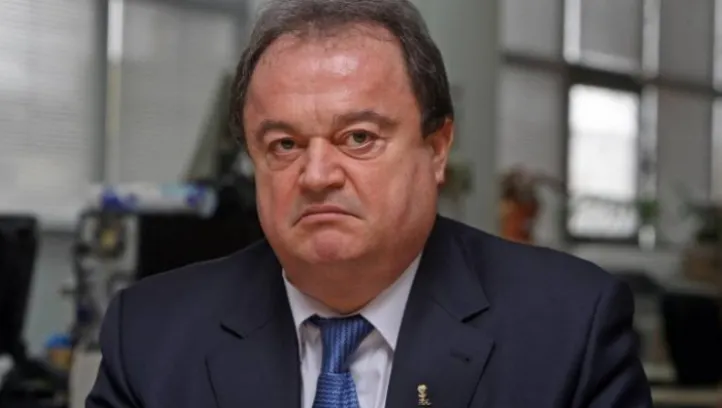 Blaga: Legea migraţiei aleşilor aprobată de PSD are poate şi latura bună: desparte bărbaţii de curve