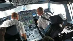 Sistemele de navigaţie din avioane, expuse atacurilor cibernetice prin canale de acces la Internet