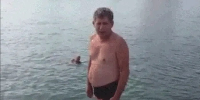 ICE BUCKET CHALLENGE, varianta MOLDOVENEASCĂ. Cum a procedat fostul preşedinte al Republicii Moldova