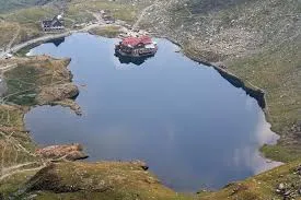 IMAGINI REVOLTĂTOARE cu cel mai vizitat loc din Transilvania. Au făcut înconjurul INTERNETULUI 