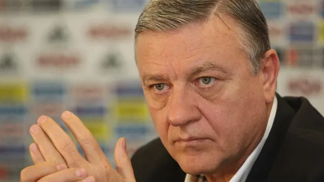 Scandal URIAȘ în fotbalul românesc. Mircea Sandu ATACĂ DUR noua conducere a FRF