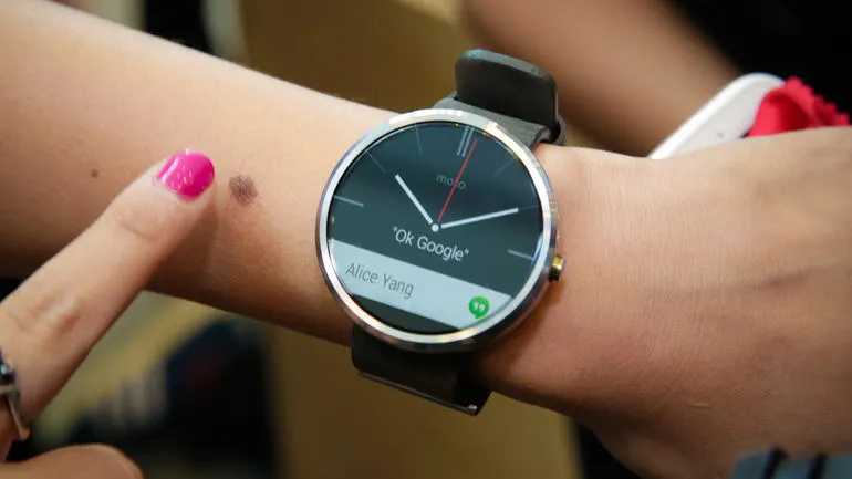 Spectaculosul ceas Moto 360, dezvăluit din greşeală! Vezi ce preţ va avea 