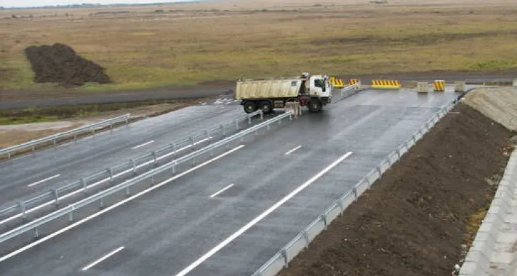 Autostrăzi de 4 miliarde euro BAT PASUL PE LOC