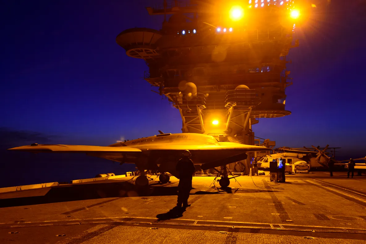 Imagini SF? Nici vorbă, este noul OZN, avionul secret al SUA 