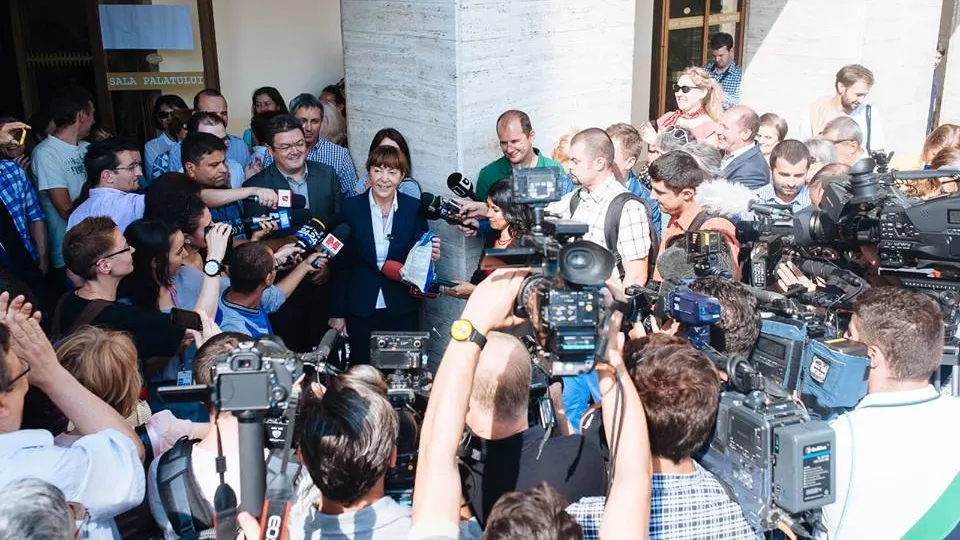 Macovei şi-a depus candidatura: CADOURI pentru Ponta şi Iohannis