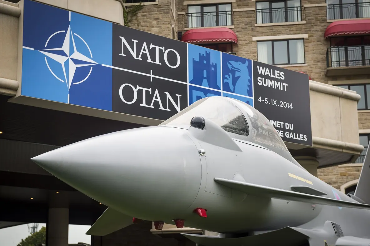 Un summit NATO "istoric", sub ameninţarea Rusiei şi a Statului Islamic