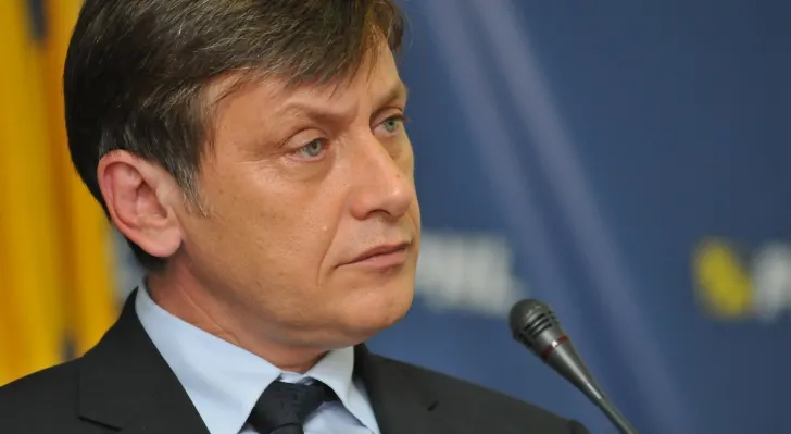 Antonescu: Şansele lui Iohannis au crescut. Greşelile lui Ponta, considerabil mai mari