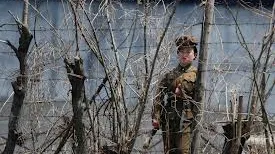 Cum au ajuns trei americani într-un lagăr de muncă din Coreea de Nord