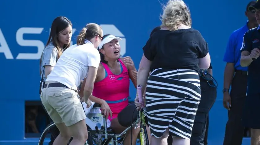 Imagini INCREDIBILE la US OPEN. A fost scoasă pe SCAUNUL CU ROTILE