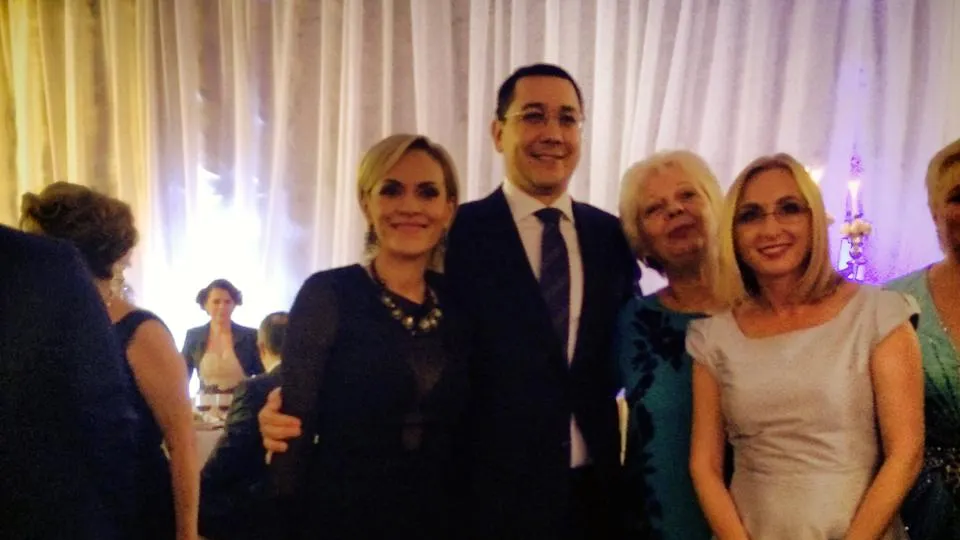 FOTO. VICTOR PONTA și lideri PSD, la NUNTA fiicei primarului din IAȘI