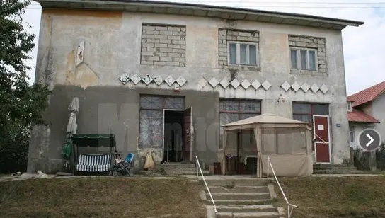 ŞOC - Se întâmplă în România: la etaj e grădiniţă, la parter e crâşma din sat