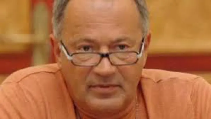 Sorin Roşca Stănescu: Robert Turcescu şi orbul găinii