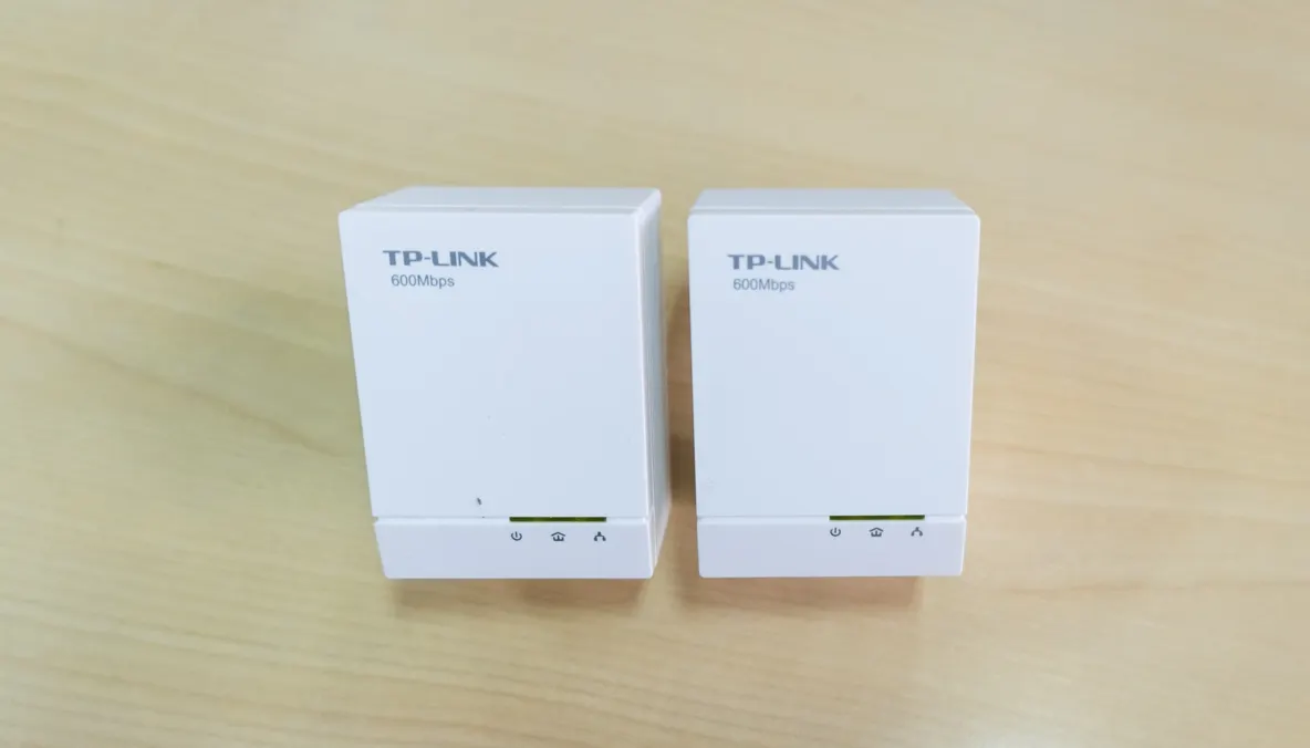 Gadgetul care face magie: trimite Internet prin instalația electrică din casă