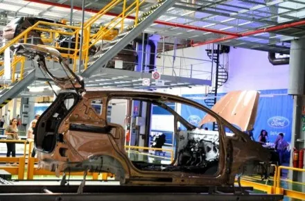 Demers UIMITOR al muncitorilor de la uzina Ford din Belgia pentru a opri închiderea uzinei