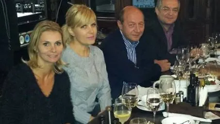 UDREA şi BĂSESCU, la masa împreună în Centrul Vechi - FOTO