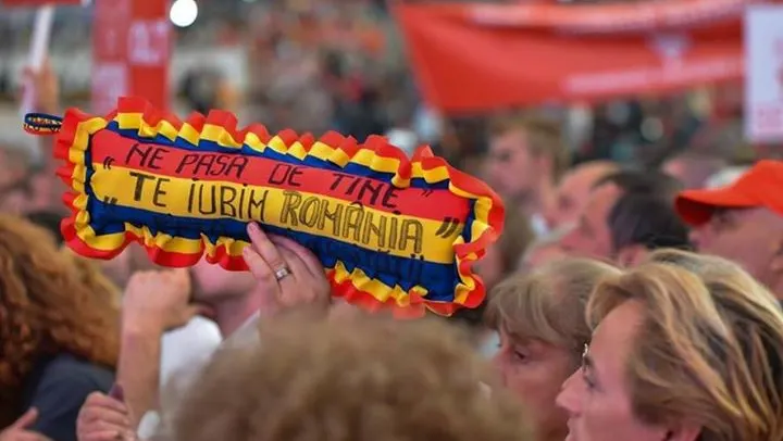 AROGANŢĂ EXTREMĂ. Ponta, protestatarilor români din Italia: Dacă veniți acasă, pregătiți portofelul!