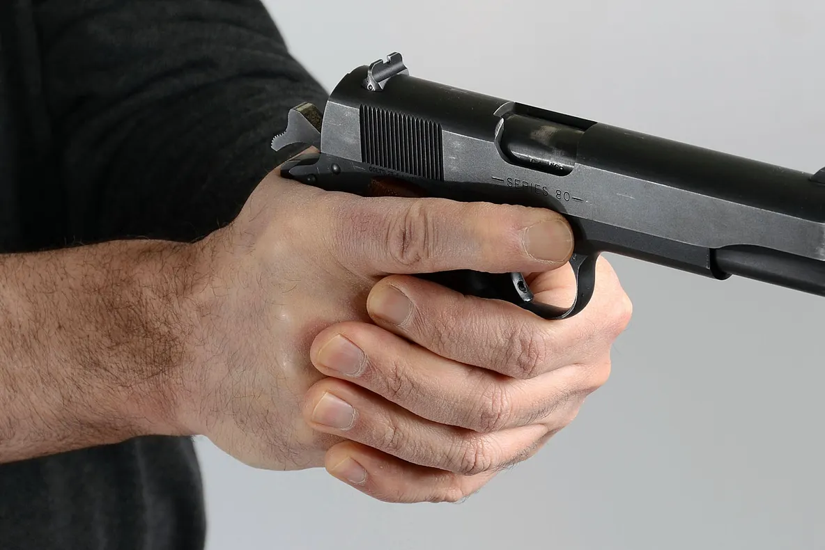 Doi elevi, ÎMPUŞCAŢI în două licee din Statele Unite
