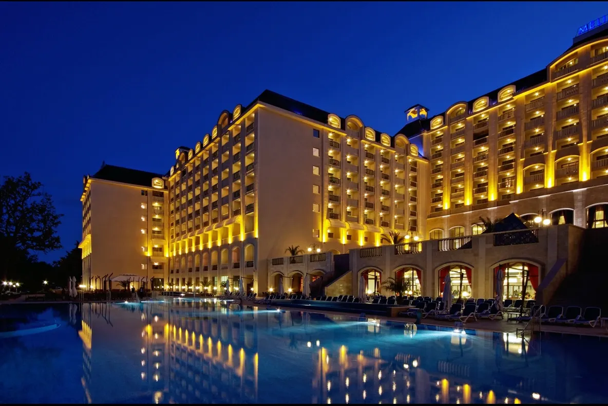 Cum arată o zi de lucru în unul dintre cele mai luxoase hoteluri