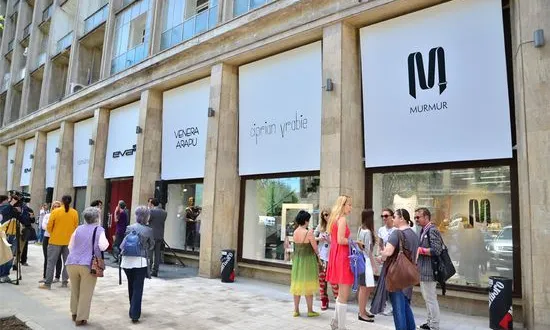 Mega Image îşi încearcă norocul în magazinul Eva, unde Diverta şi alţii AU DAT CHIX