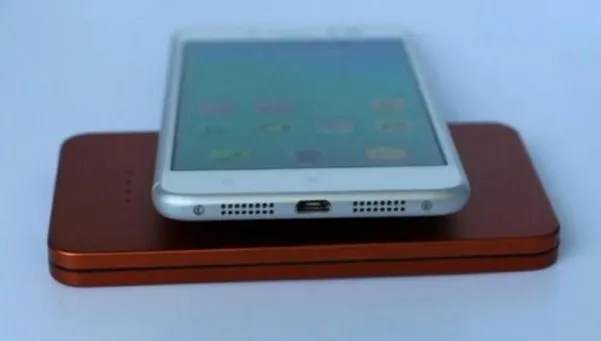 Chinezii tot chinezi: Iată ce companie imensă a copiat FĂRĂ RUȘINE iPhone 6