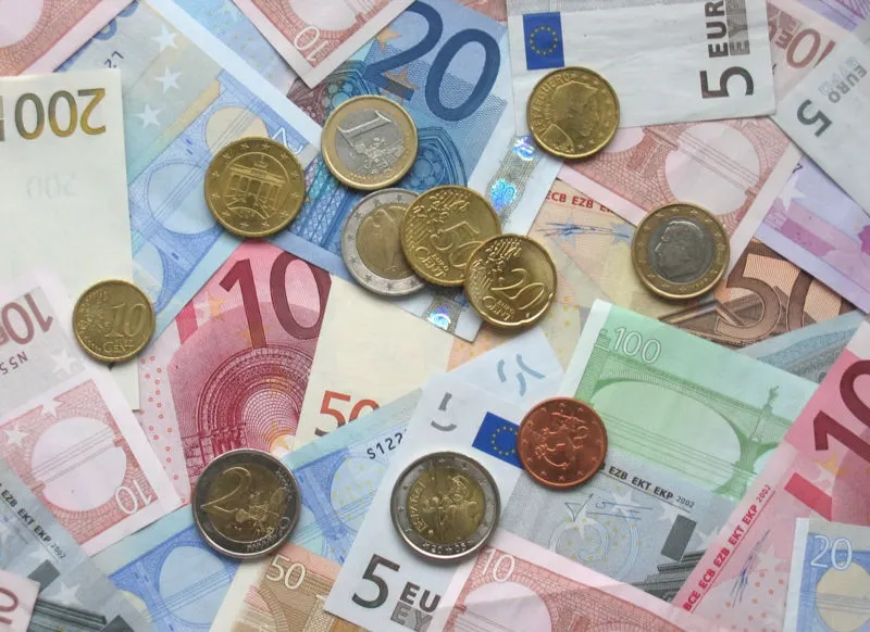 Decizie INCREDIBILĂ a Băncii Centrale Europene: se porneşte tiparniţa. Câţi bani se vor "pompa"