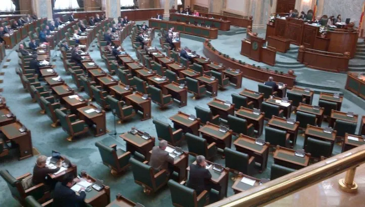 ULTIMUL TUN înainte de vacanţă: Senatul, SCUT pentru primarii INCOMPATIBILI