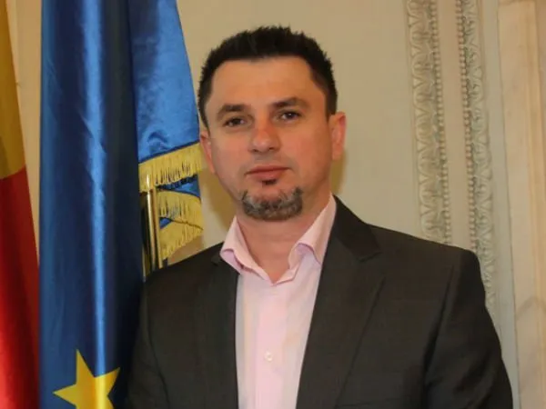 Migrația politică, în plină desfășurare. Un deputat arădean trece de la PSD la PDL  