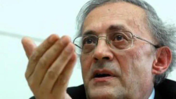 Membrii Senatului UMF Iaşi, amendaţi pentru că nu l-au demis pe Astărăstoae