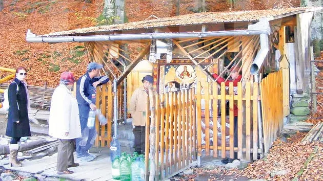 SEMN RĂU! Izvorul părintelui Arsenie Boca A SECAT
