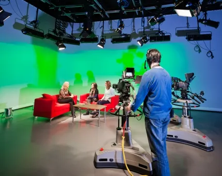 O cunoscută prezentatoare TV PLEACĂ DEFINITIV din România