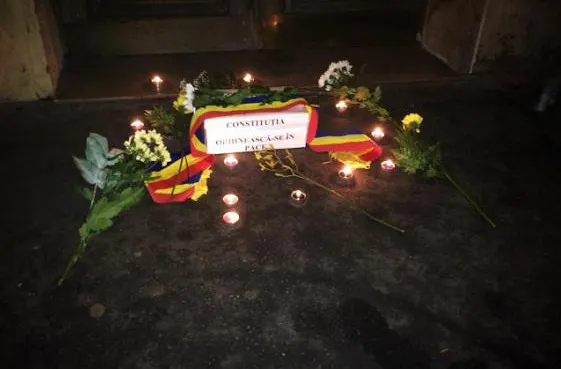 REZULTATE ALEGERI PREZIDENŢIALE FRANŢA. Film EMOŢIONANT la COADĂ la Ambasada României din Paris