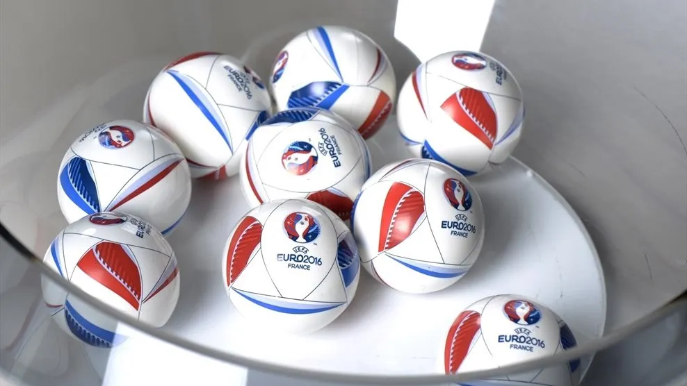 Numele mascotei Campionatului European din 2016, decis de internauţi