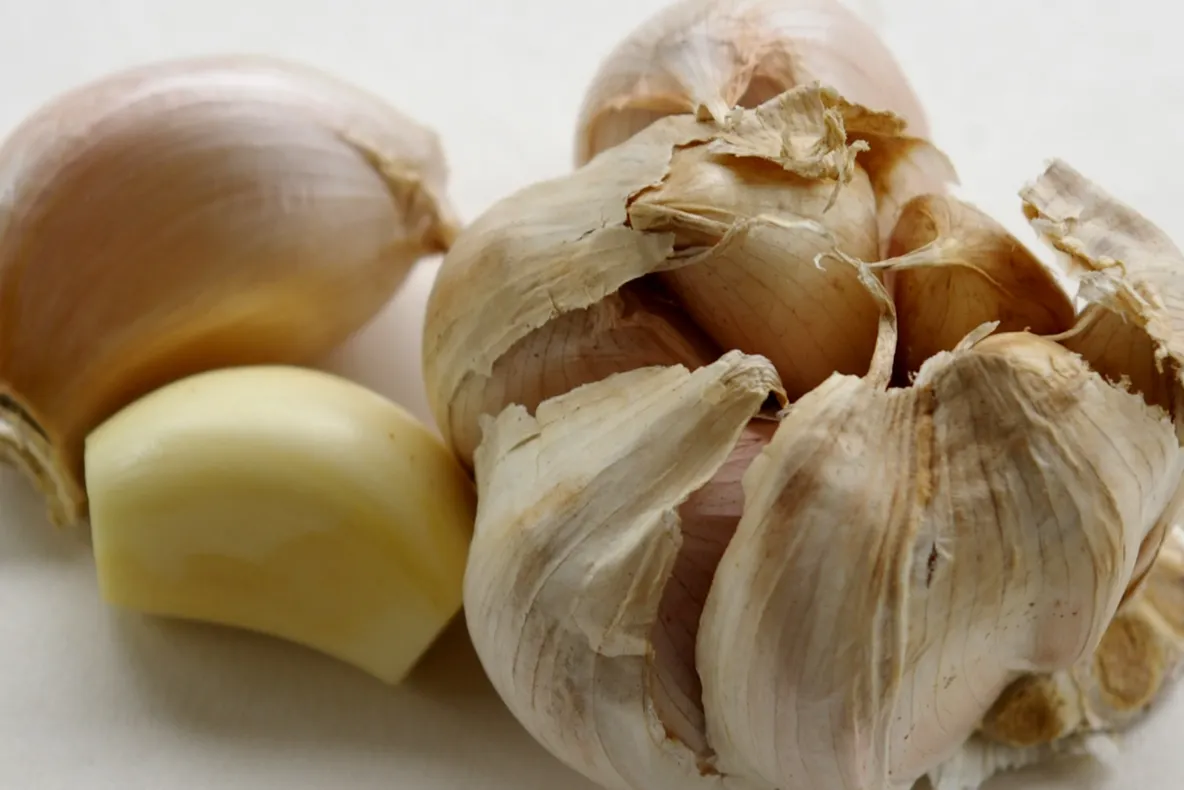 10 beneficii miraculoase ale usturoiului