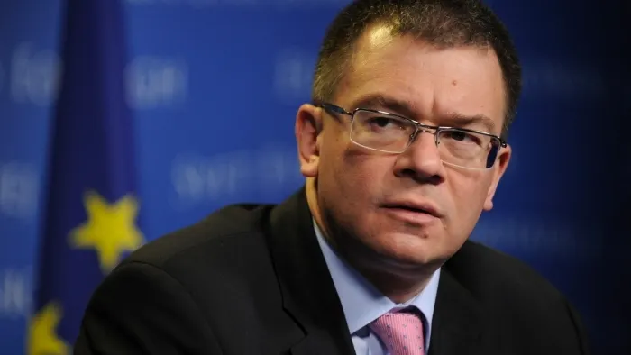 Mihai Răzvan Ungureanu: Suntem în situația de a cere demisia de urgență a ministrului de Externe 