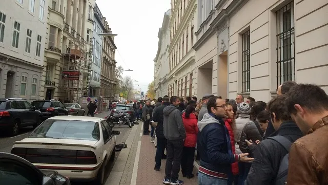 ALEGERI PREZIDENTIALE 2014 DIASPORA. "Locuim în Viena și am votat la Bratislava"