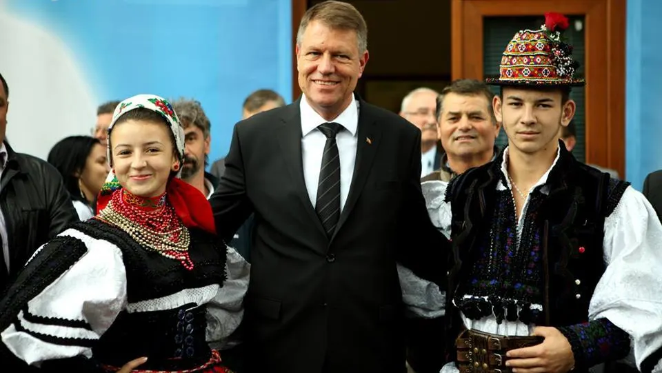 KLAUS IOHANNIS, lider detaşat în clasamentul ÎNCREDERII - sondaj INSCOP