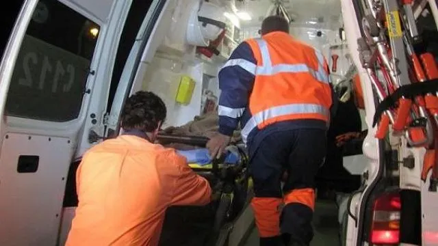 Vaslui: Două asistente, rănite după ce ambulanţa în care se aflau s-a răsturnat