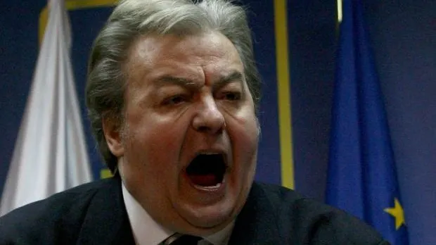 Poezia mizerabilă a lui Corneliu Vadim Tudor pentru Klaus Iohannis