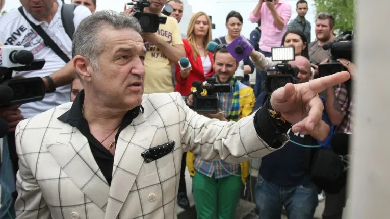 Un personaj uriaș din muzica românească îl face praf pe Gigi Becali!