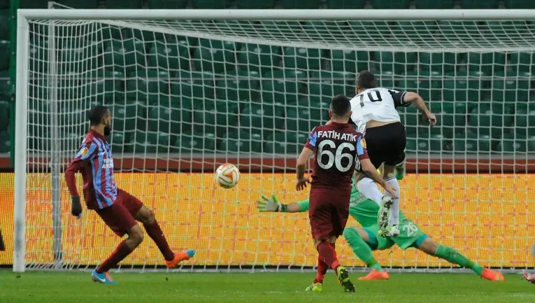 Cel mai bizar gol marcat aseară în Liga Europa
