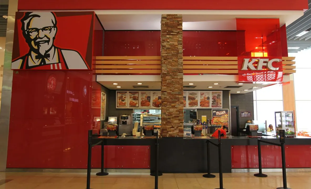 De câți bani credeți că este nevoie pentru a deschide un restaurant KFC?