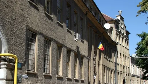 IMAGINI DE COŞMAR cu săli de curs de la Universitatea din Bucureşti